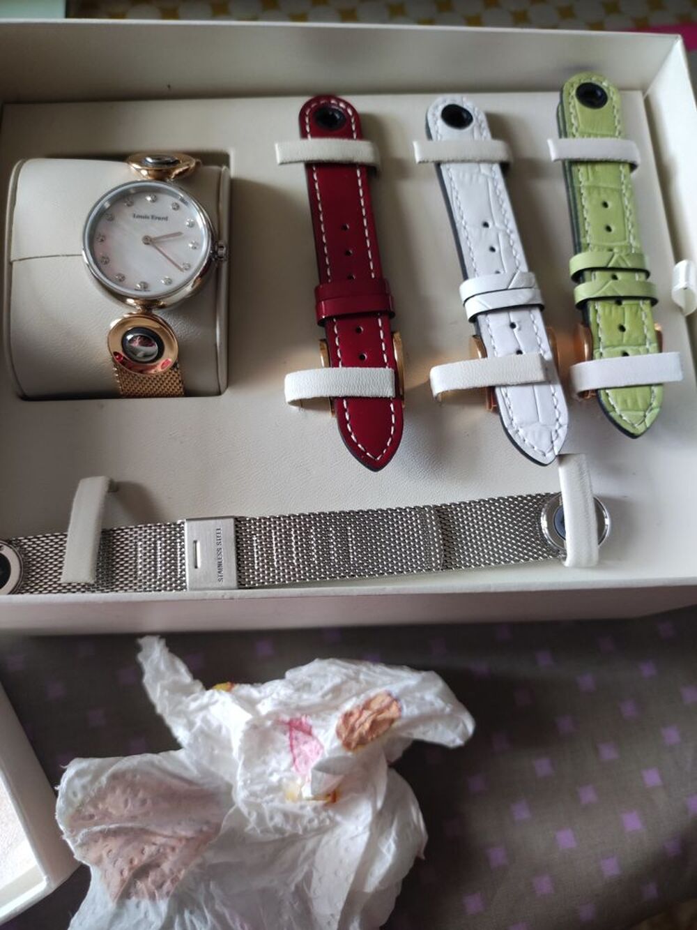 Montre haut de gamme cinq bracelets et dateurs diamants. Lou Bijoux et montres