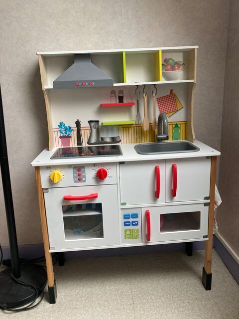 Cuisine en bois enfant 25 Belley (01)