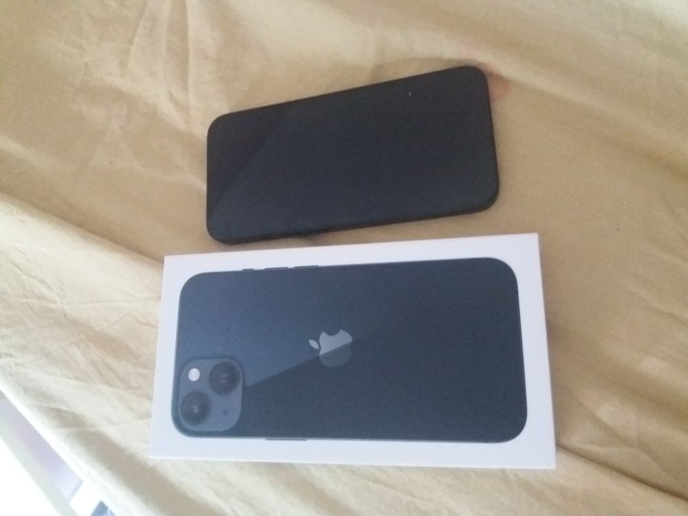 iPhone 13 256gb Téléphones et tablettes