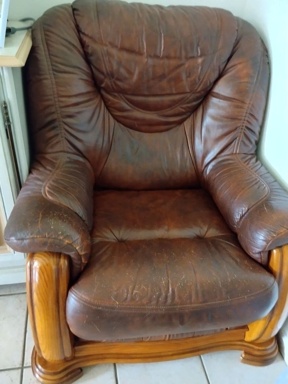 Canap&eacute; 3 places et son fauteuil Meubles