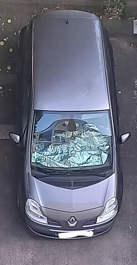Renault modus vendre voiture   2012 , bonne éta