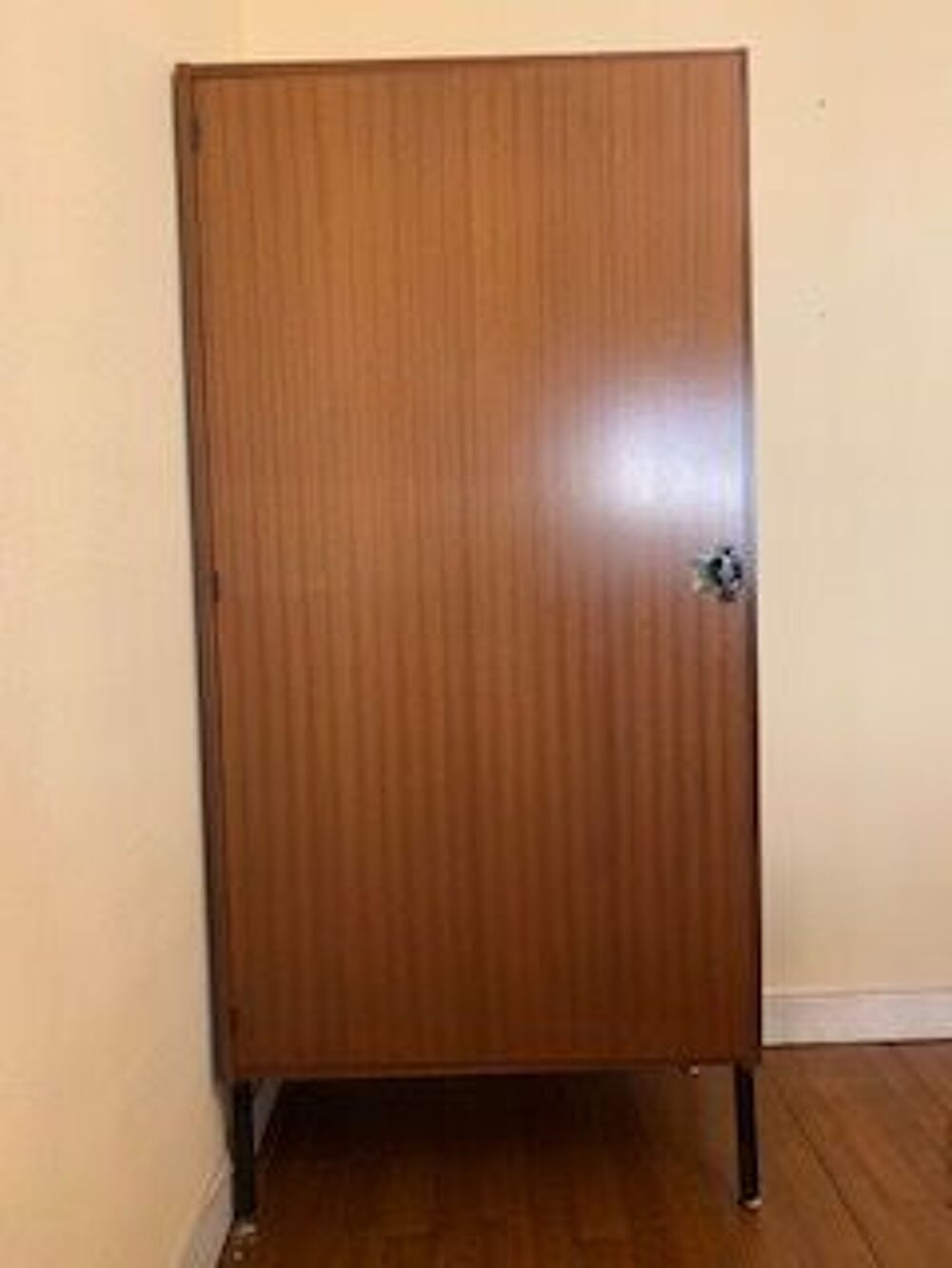 Belle armoire de rangement en teck
Meubles