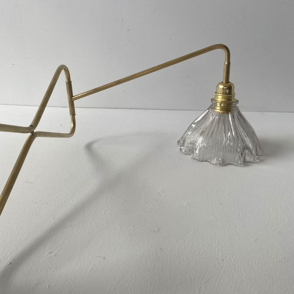 ANCIENNE LAMPE POTENCE LAITON ET VERRE PRISMATIQUE XXL 
Décoration