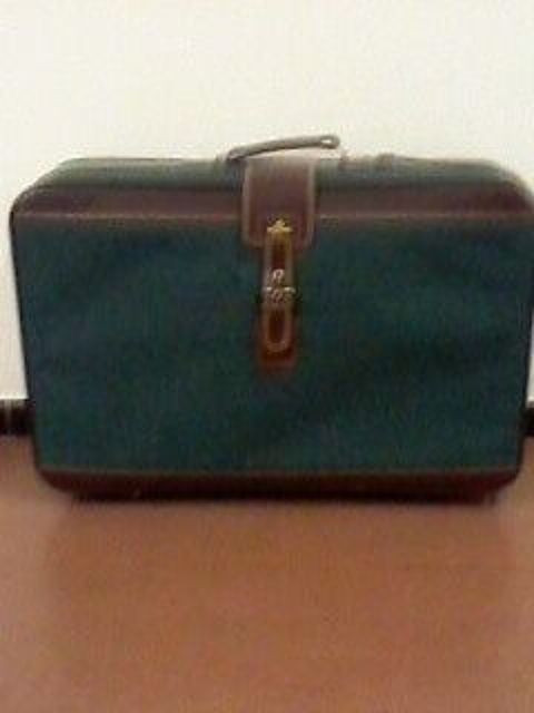 Valise en toile verte  roulettes AQUIBAG 20 Moulins (03)