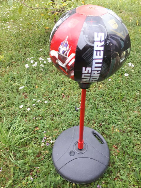 Beau Punching ball sur pied pour enfant 14 Montigny-Lencoup (77)