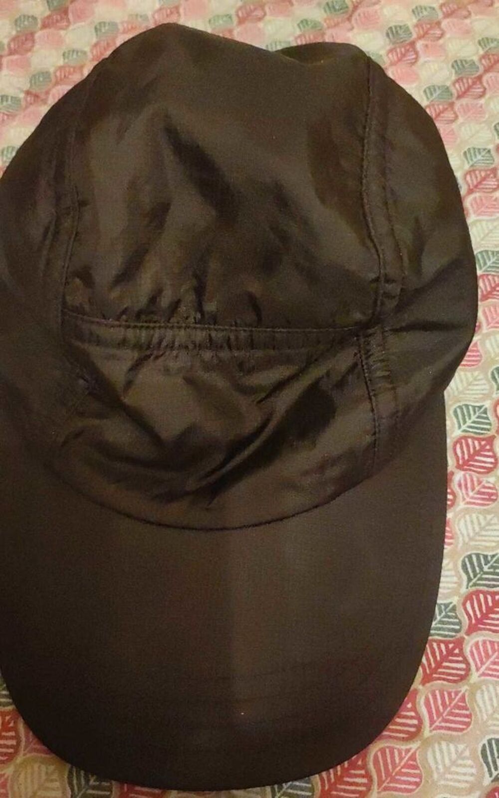 Casquette noire nylon doublure coton GAP. taille M/L. Vêtements