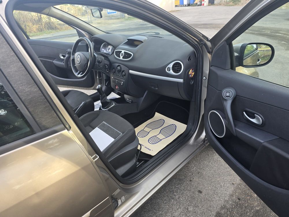Clio III 1.5 dCi 105 eco2 Dynamique (6 CV) 2009 occasion 31140 Aucamville