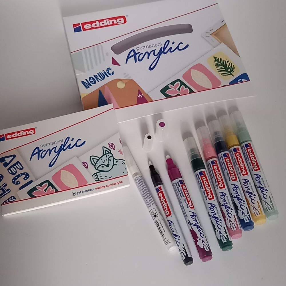 Bel ensemble de feutres acrylic Edding et 10 cartes postales Décoration