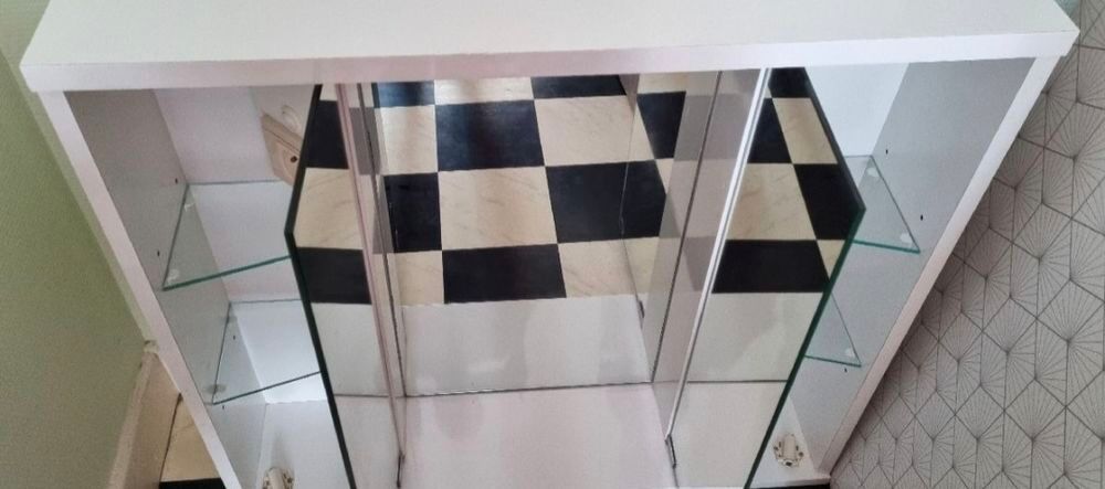 Armoire &agrave; glaces Meubles