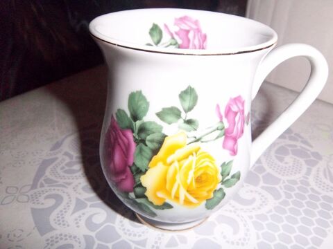 Tasses  fleur 4 Bossay-sur-Claise (37)