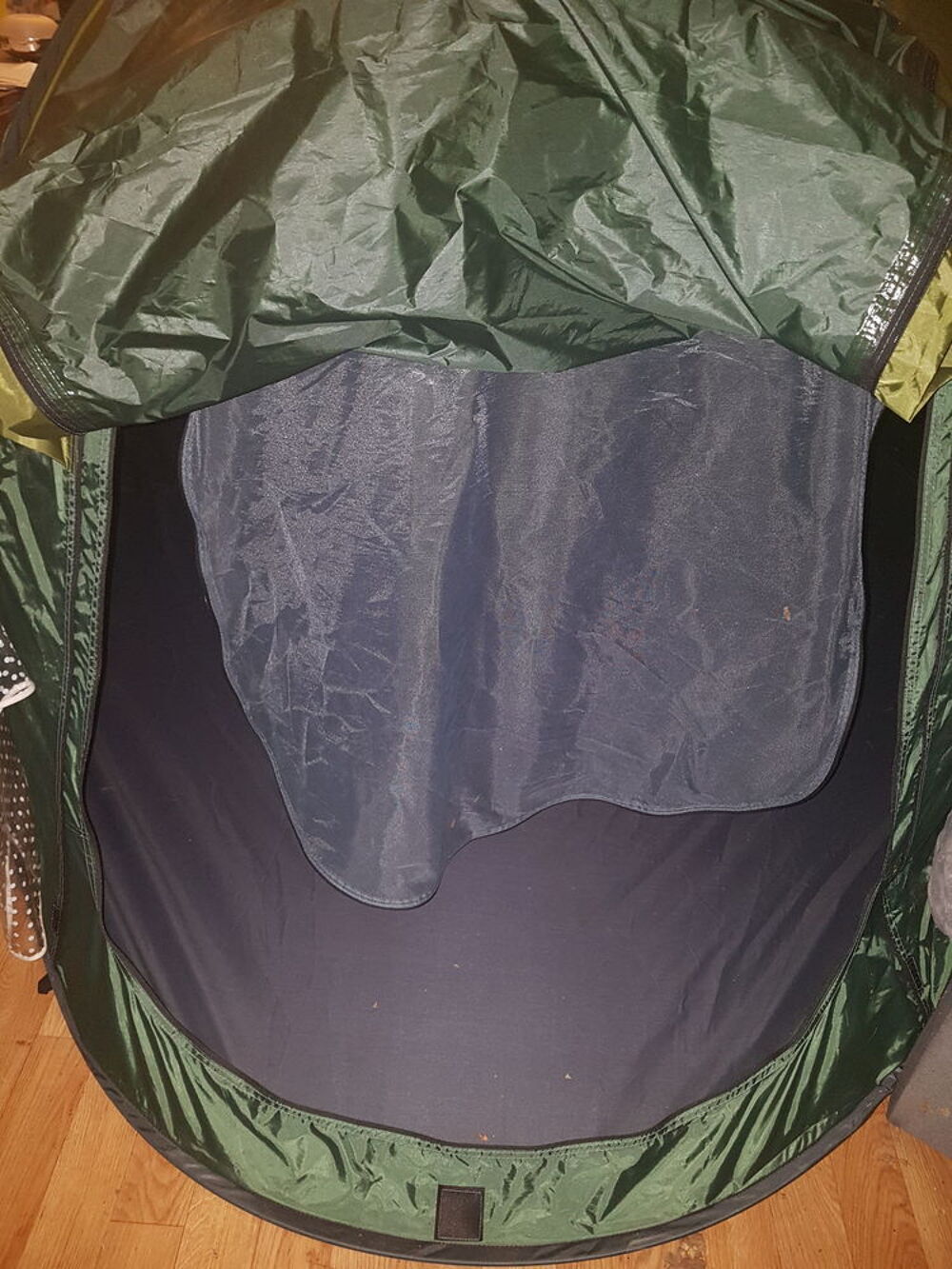 tente quechua 4 places toute neuve Sports