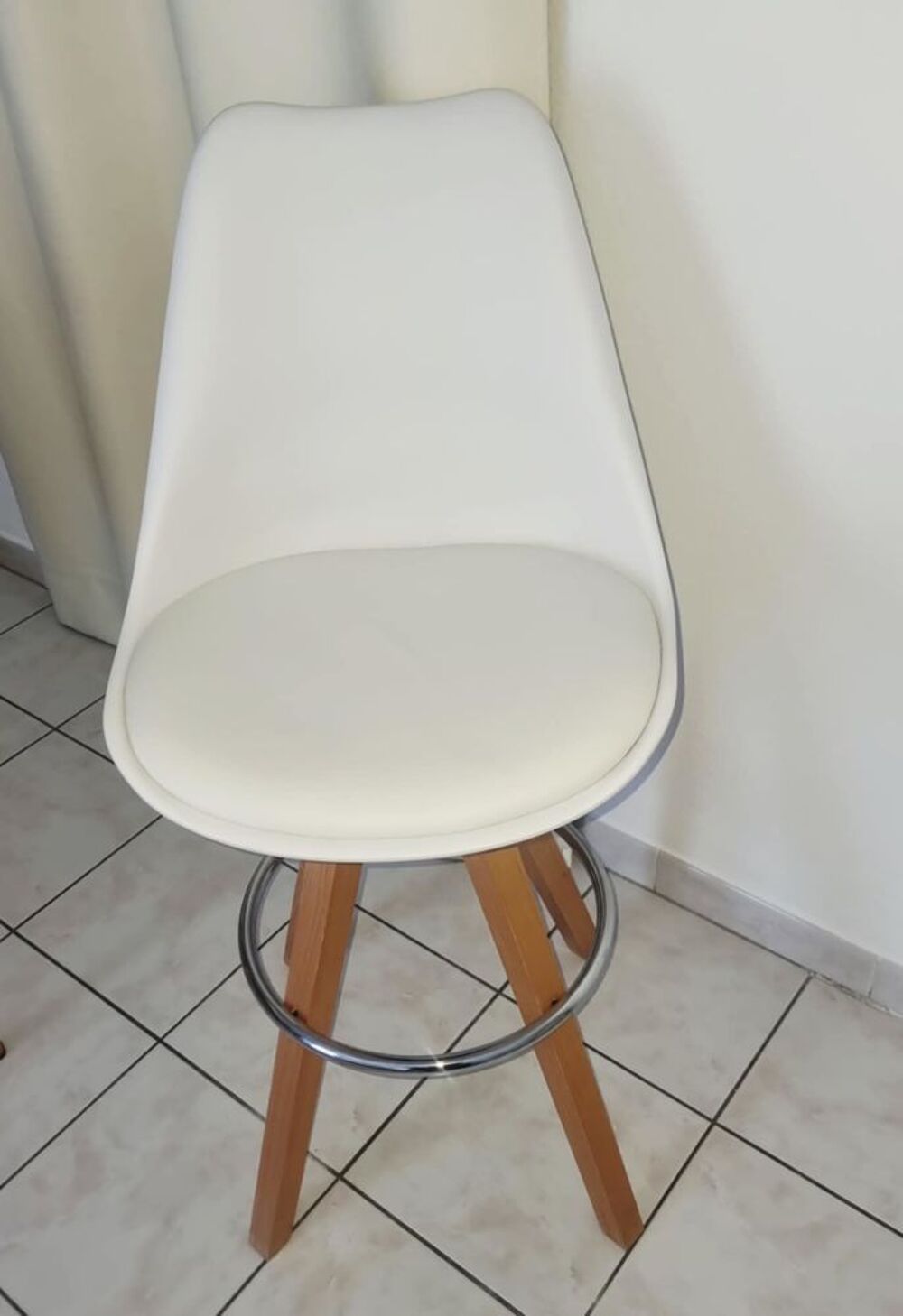 CHAISE TABOURET Meubles