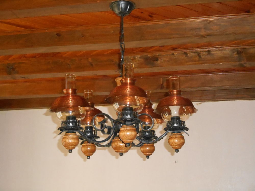 Lustre Bois Massif , Fer Forg&eacute;, 
Cuivre et Verres Décoration