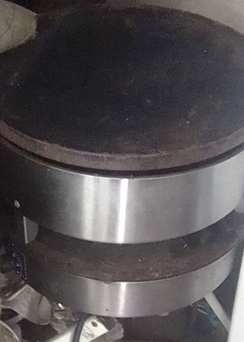 2 crepieres dont 1 au gaz et l autre electrique 300 Angers (49)