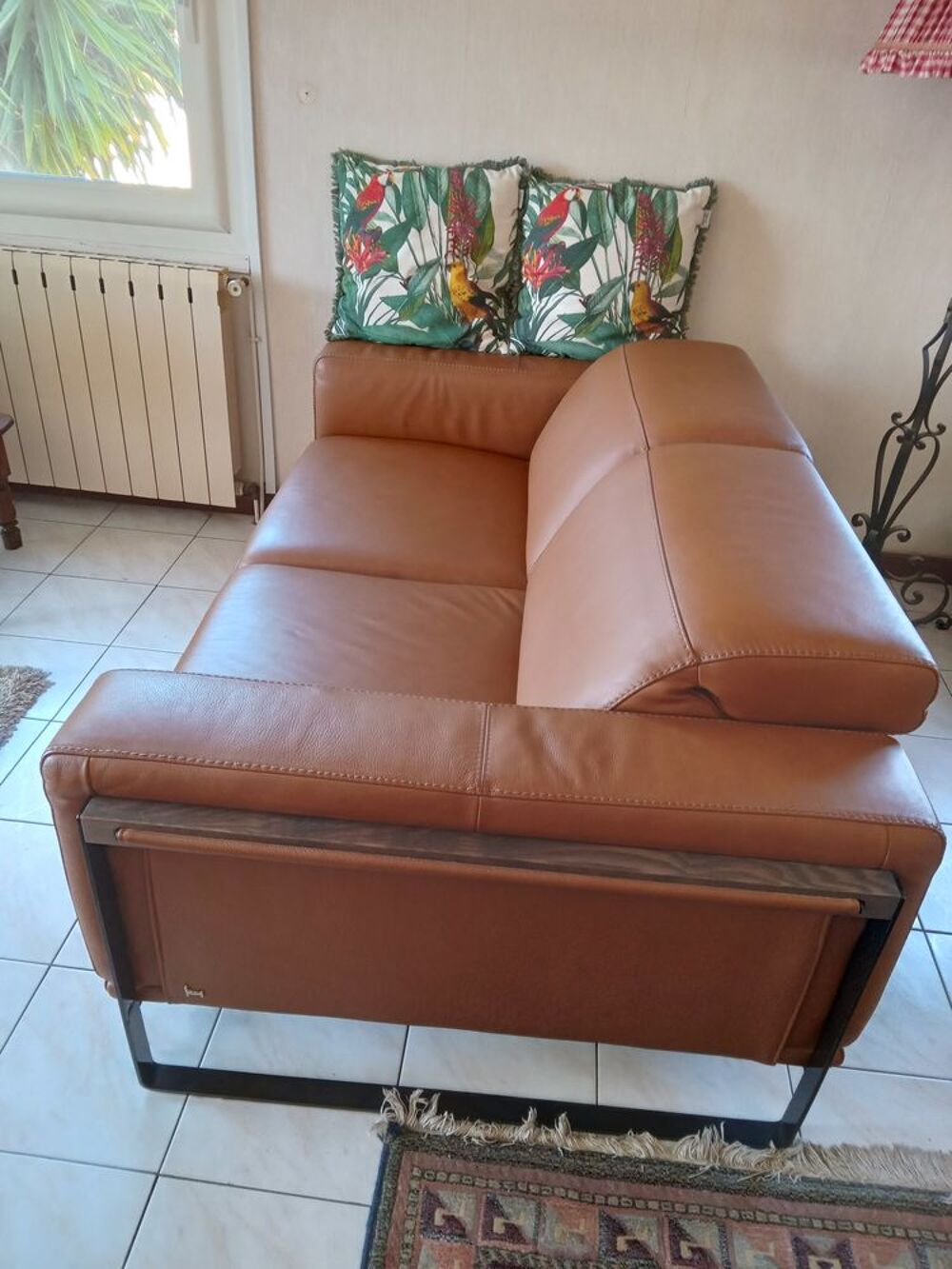 PRIX BRADE
BEAU CANAPE CUIR FIXE COULEUR CAMEL NEUF Meubles