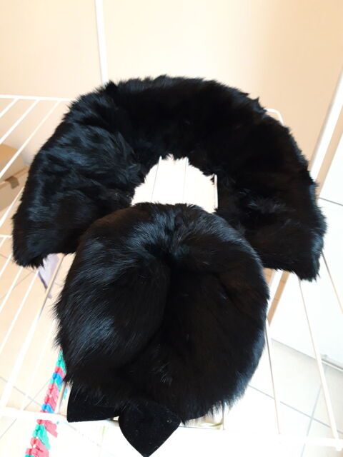 Cols et Toque de Fourrure 
60 Caen (14)