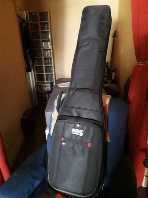 Housse pour Guitare Basse Pro Villeurbanne (69)