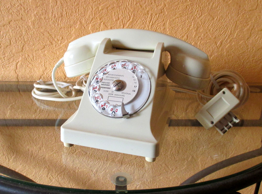 T&eacute;l&eacute;phone U43 blanc/ivoire (Troc possible) 