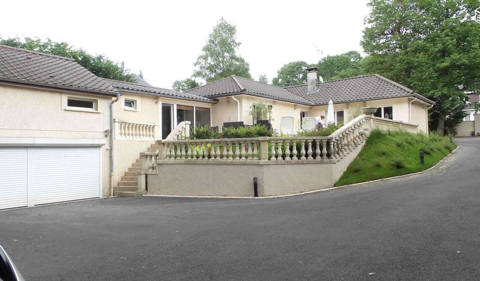   Maison de plain pied 190 m� - terrain de 1 520 m� ? Aucun tr Maison - 6 pi�ce(s) - 190 m�