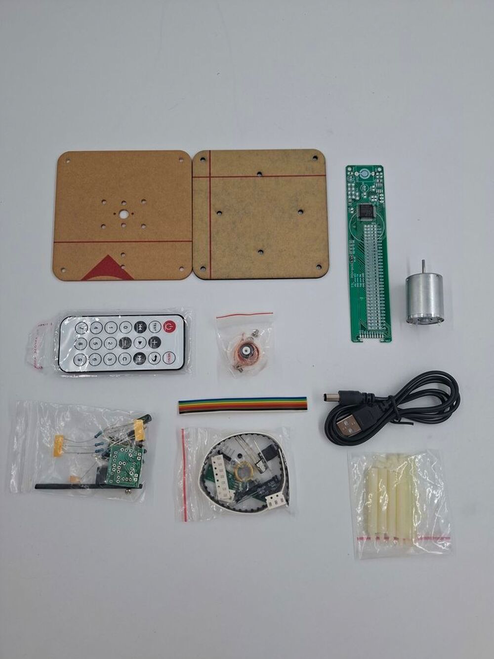 Lot de kit &eacute;lectrique &agrave; souder (composant divers inconnus) Bricolage