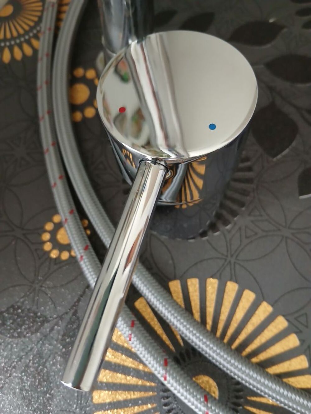 Robinet neuf. Bricolage