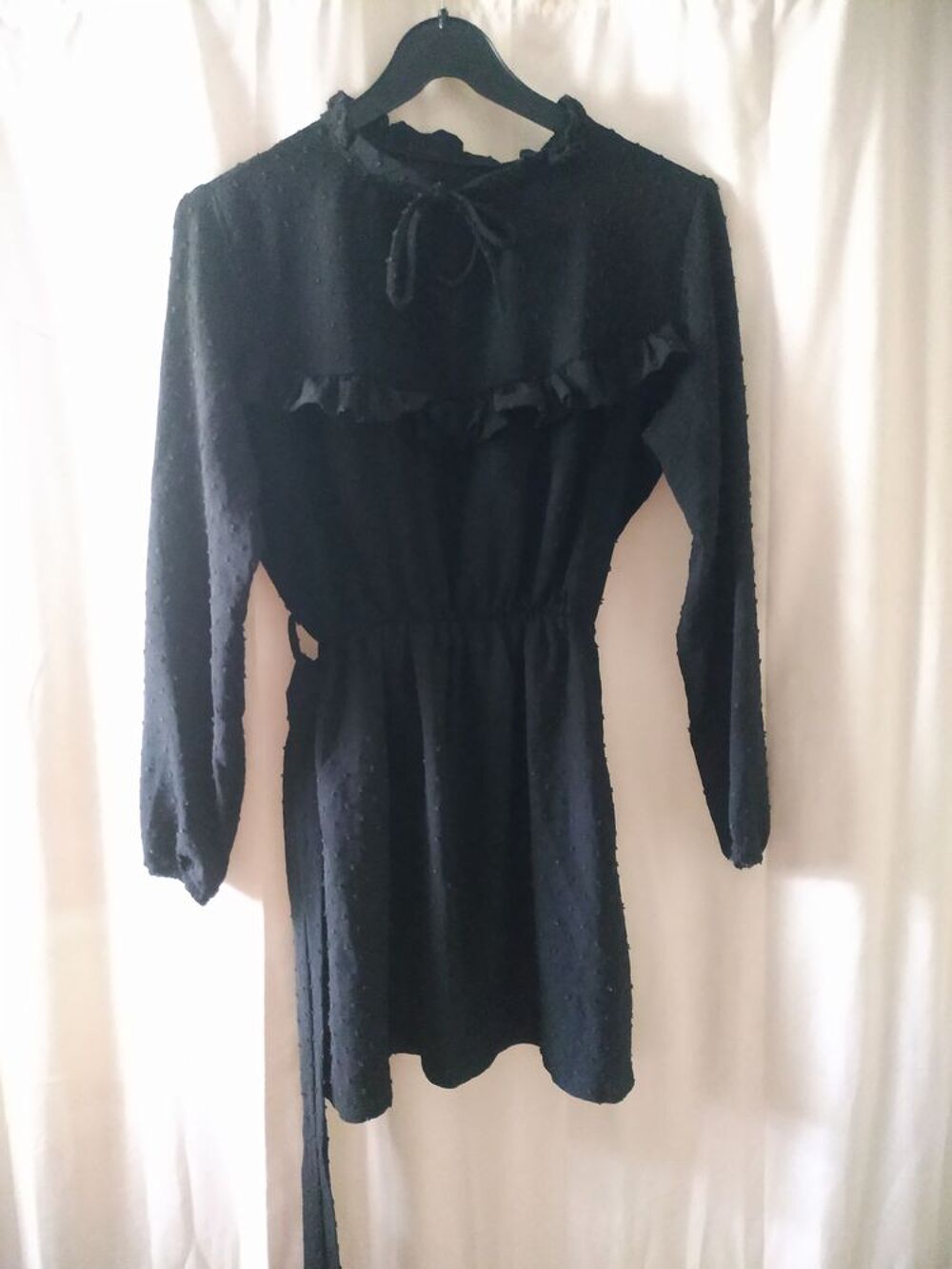 Robe noire plumetis - Taille M Vêtements