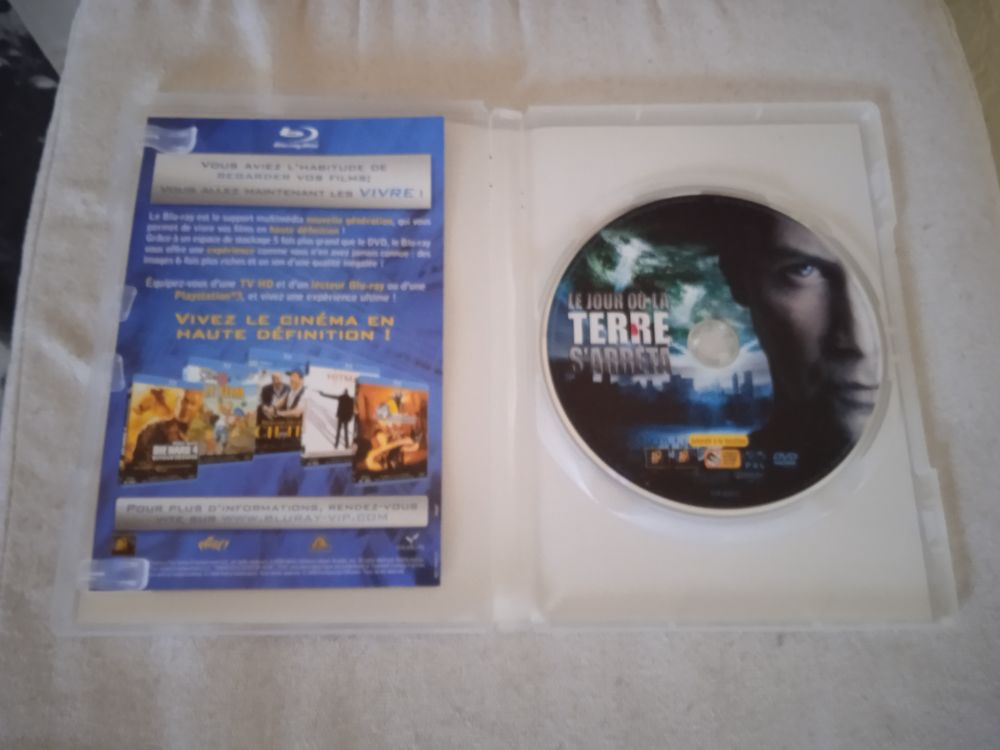 DVD Le Jour o&ugrave; la Terre s'arr&ecirc;ta
2009 DVD et blu-ray