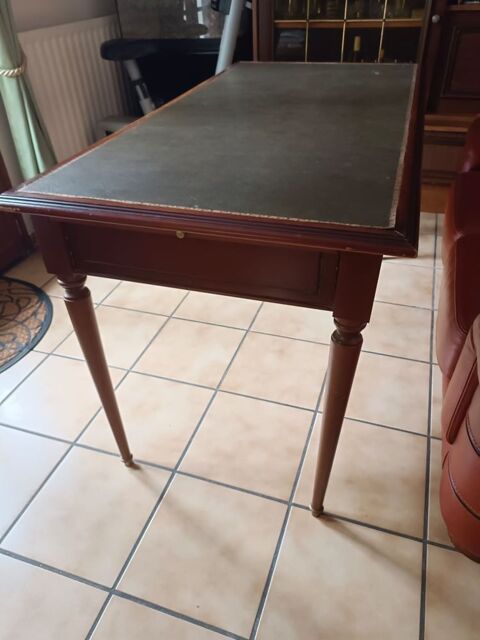 Bureau style Louis 16
a r�cup�rer sur Gradignan. 0 Gradignan (33)