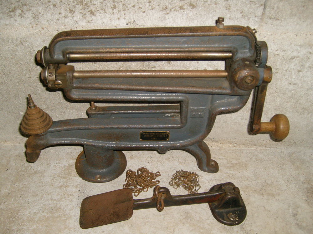 Ancienne machine industriel d&eacute;coupeuse de cuir ect 