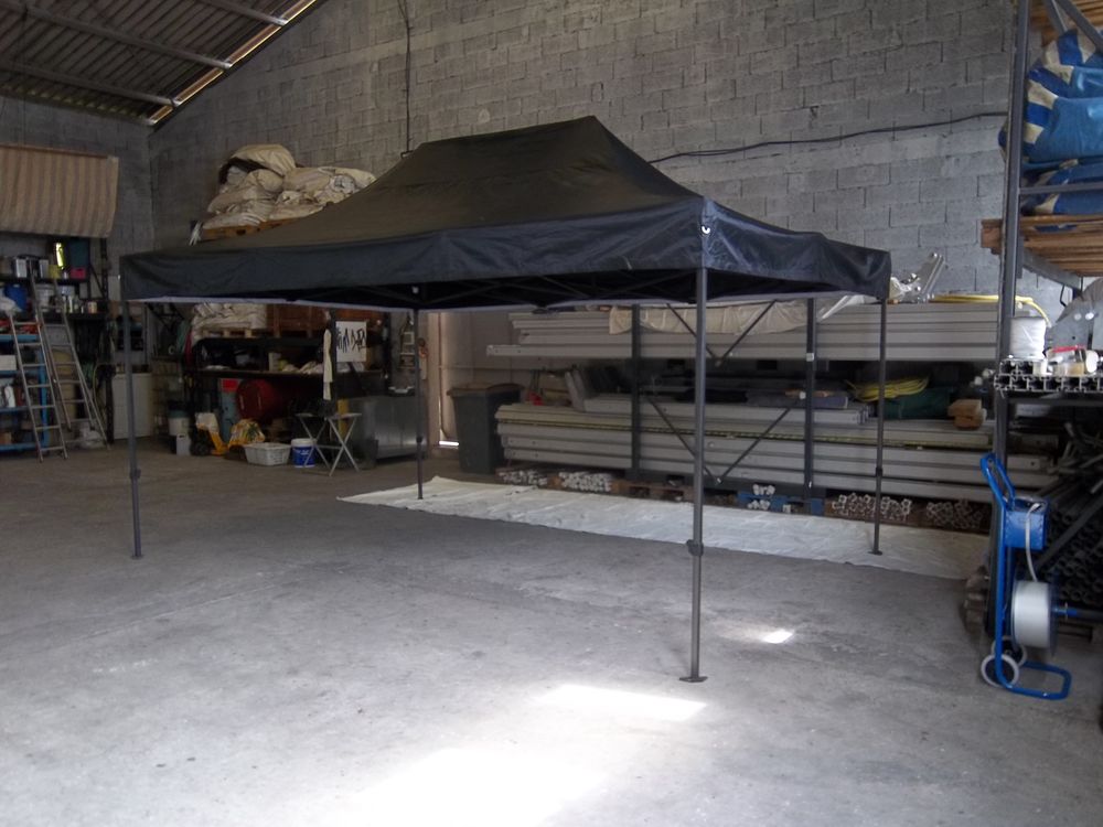 Chapiteaux pliants 3 m x 4,50 m. Bricolage