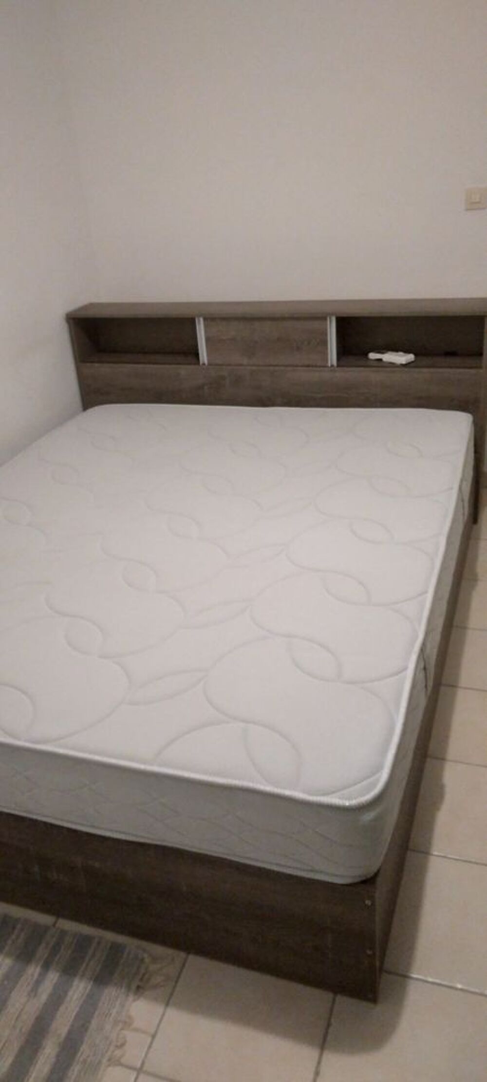 Matelas 3 places en bon &eacute;tat Meubles