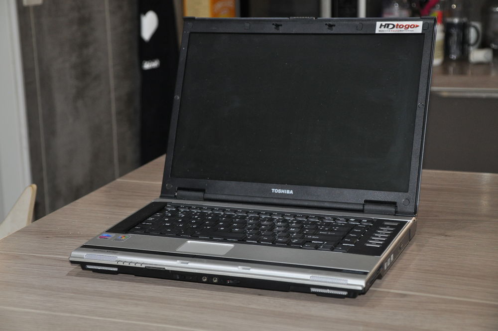 Toshiba Satellite M70-226 de 15,4 pouces Matériel informatique