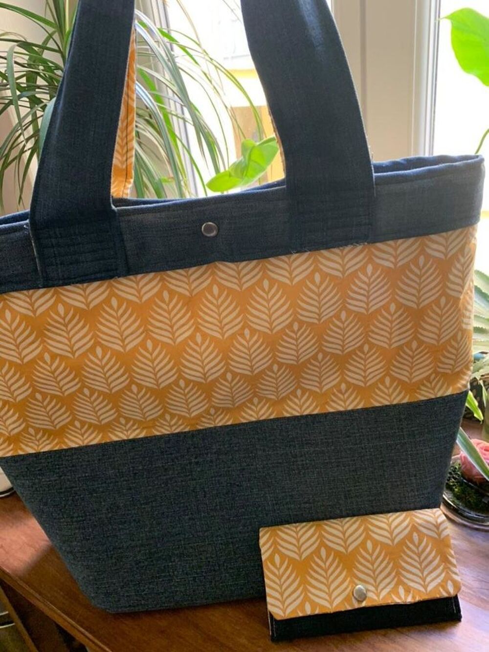 sac &agrave; main avec portefeuille assorti Vêtements