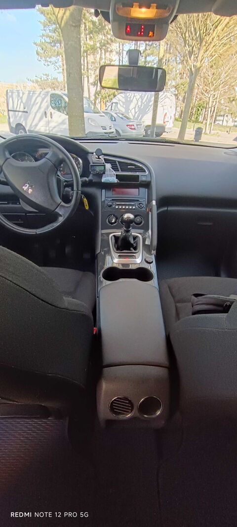Peugeot 3008 1.6 HDi 16V 110ch FAP Confort Pack