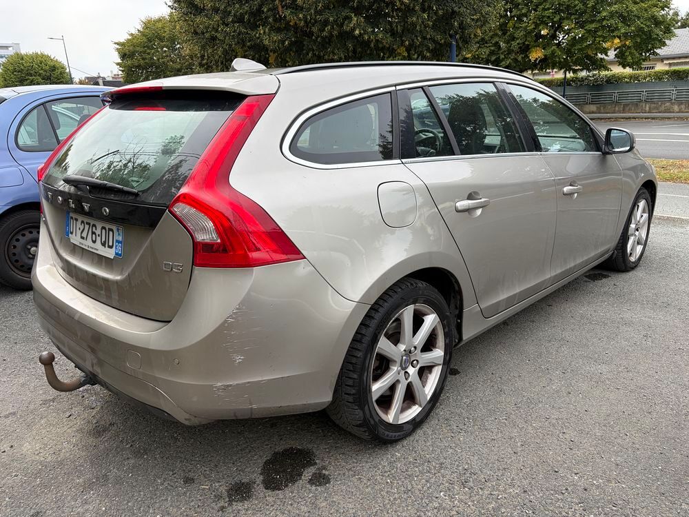 V60 D3 150 ch Stop&Start Momentum Business 2015 occasion 36000 Ch&acirc;teauroux