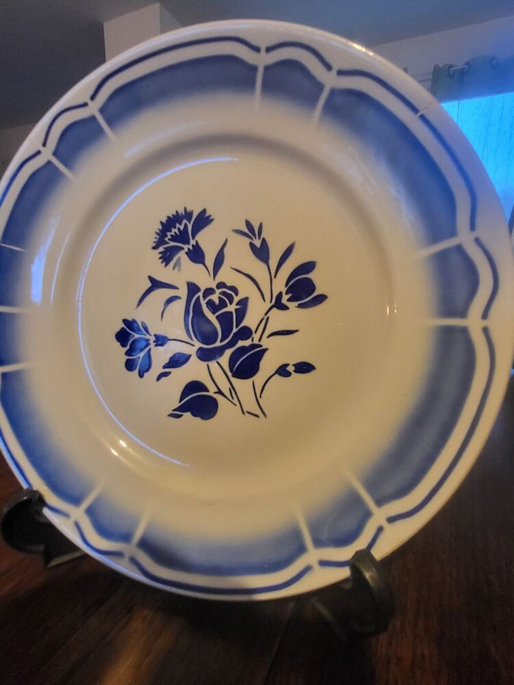 Assiettes plates anciennes ? D&eacute;cor bleu fleuri ? Lot de 5 
