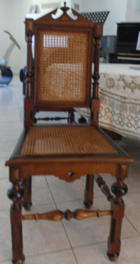 Chaises cannel�es Louis XIII 110 Manosque (04)