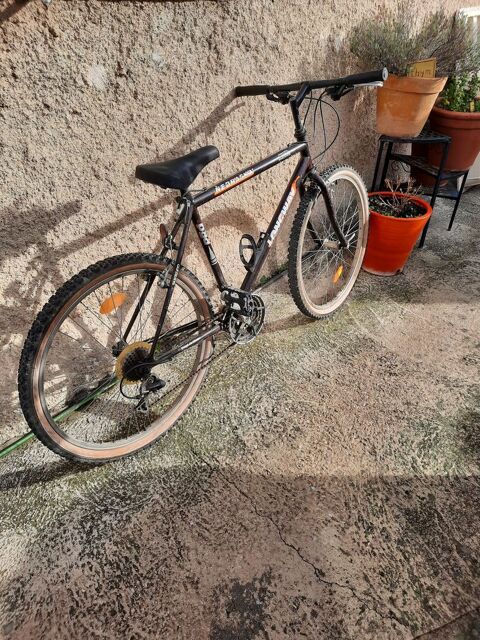 vélo en bon état 30 Martigues (13)