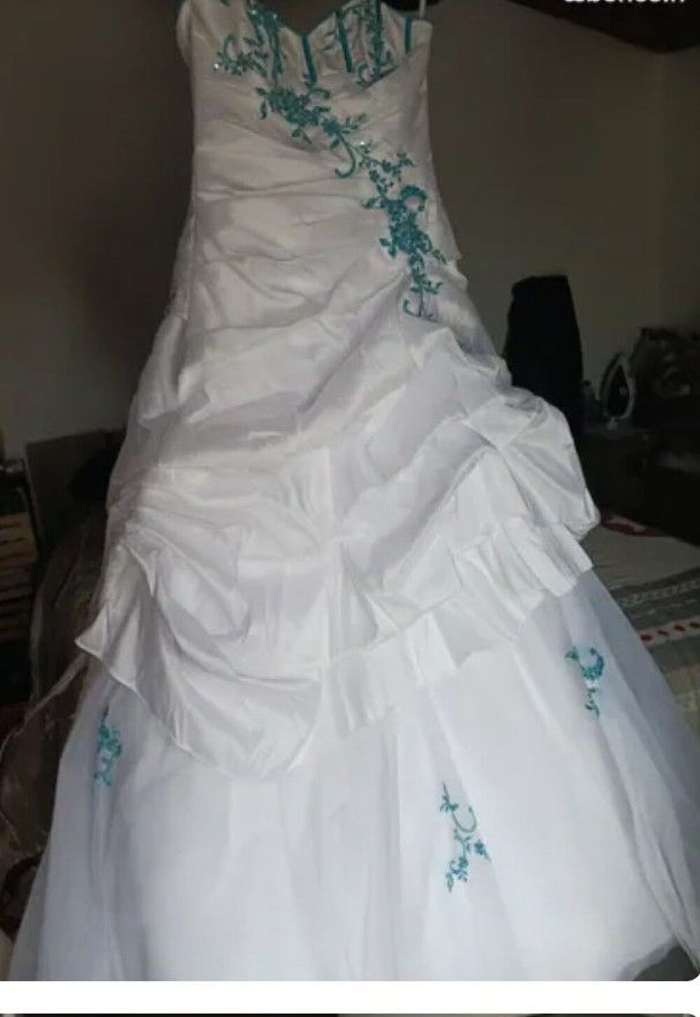 Robe de mari&eacute;e neuve non port&eacute;e Vtements