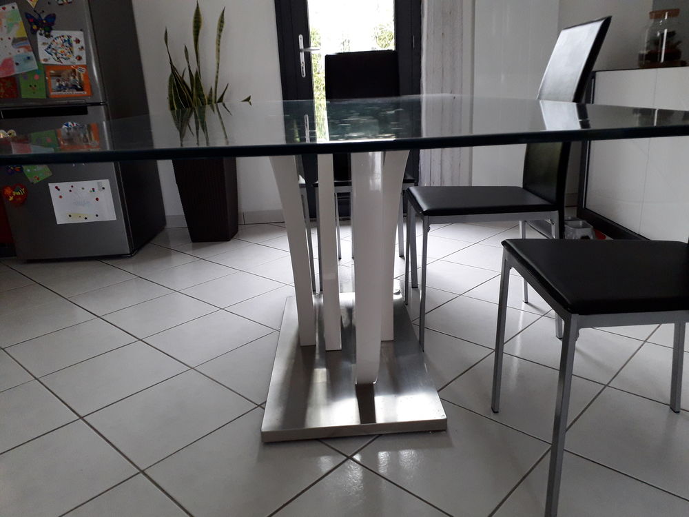 Table &agrave; manger en verre Meubles