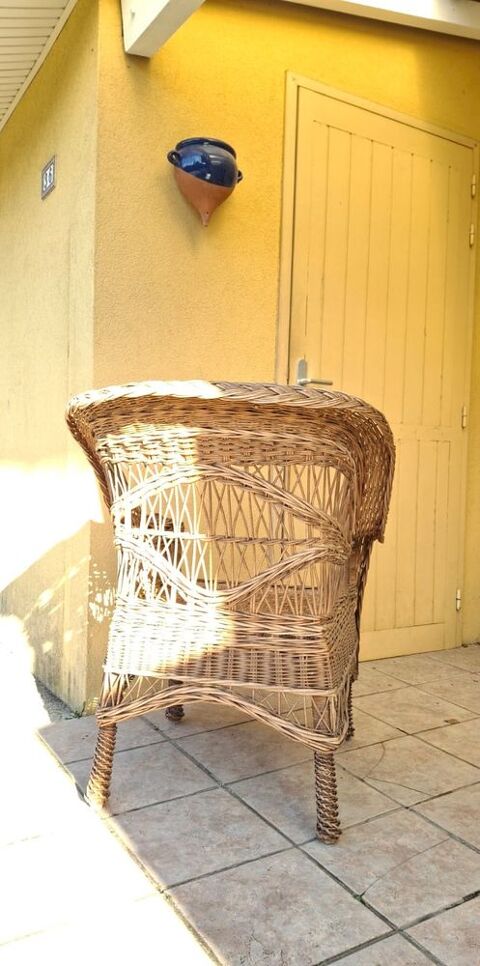 4 chaises rotin 199 Saint-G�nis-des-Fontaines (66)