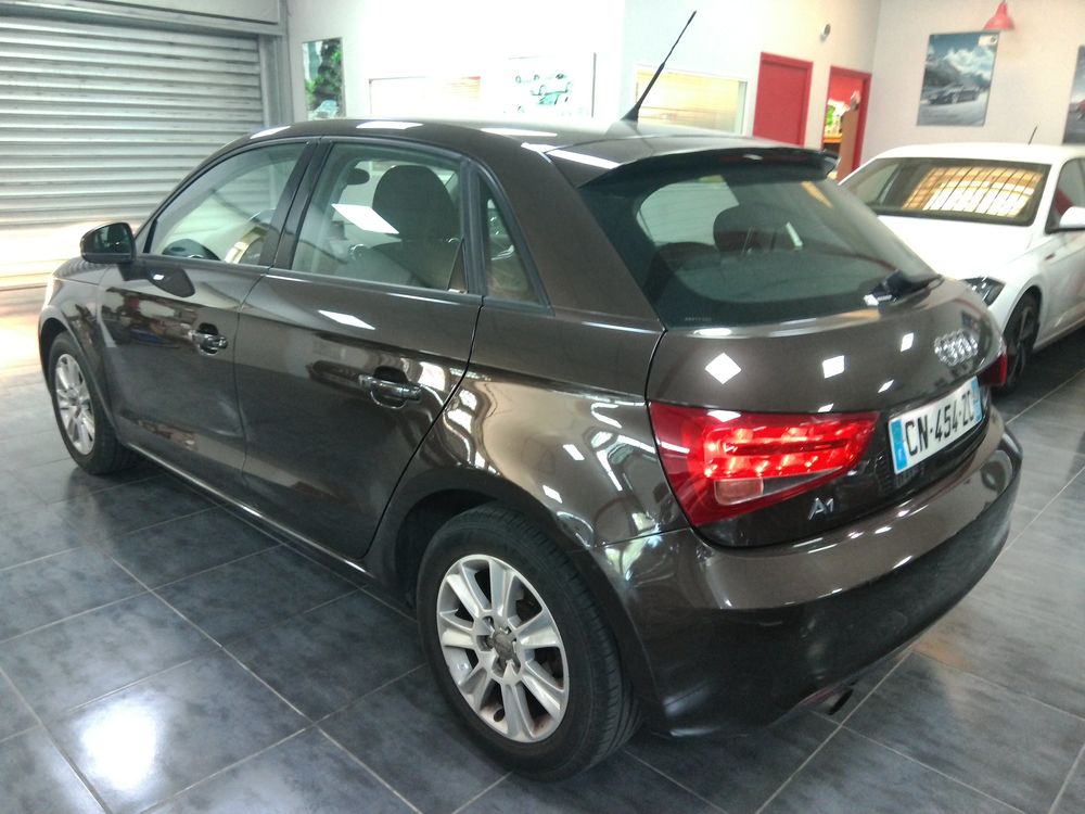 A1 Sportback 1.2 TFSI 86 Ambiente 2012 occasion 13821 La Penne-sur-Huveaune