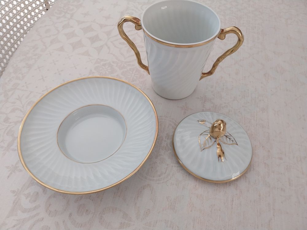 Service &agrave; caf&eacute; NAPOL&Eacute;ON en porcelaine de Limoges Giraud Décoration