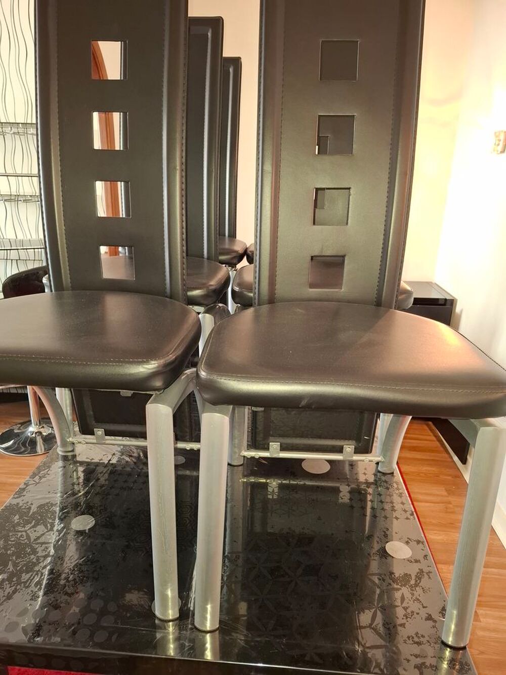SALLE A MANGER NOIR LAQUE Meubles