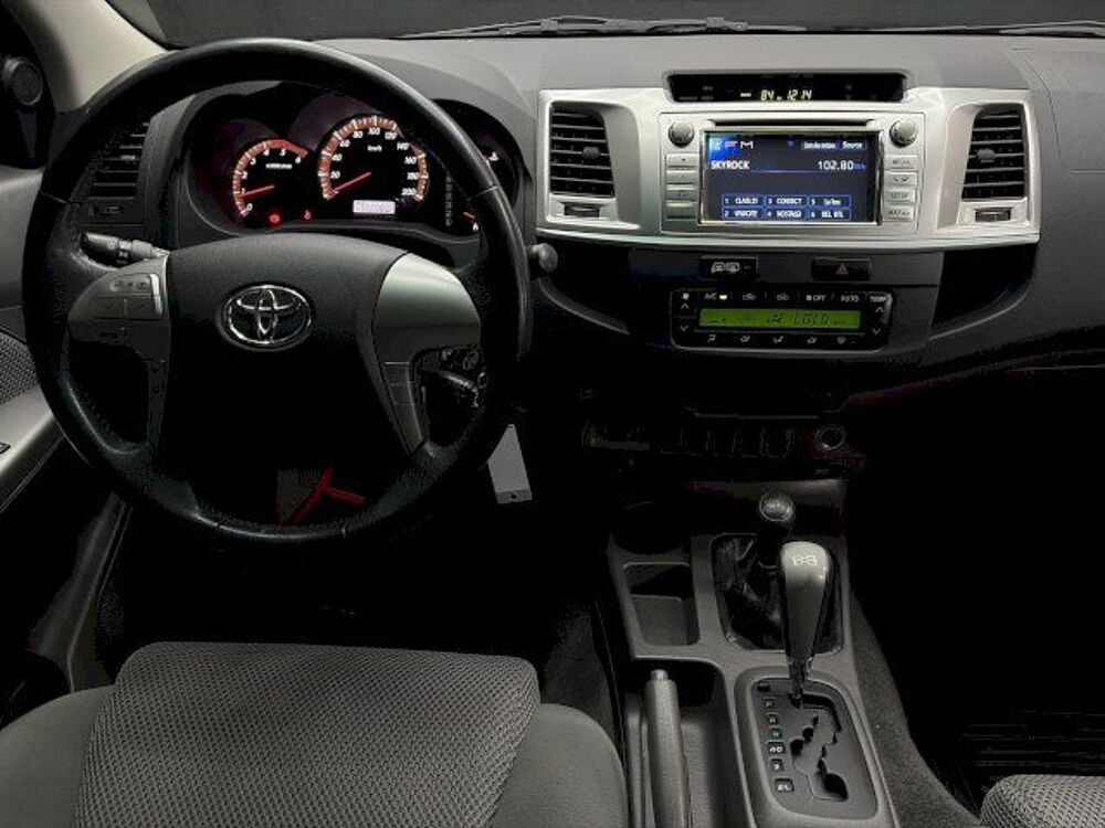 Hilux 3.0 D-4D Invincible Double Cabine 4WD BVA 2013 occasion 33520 Bruges
