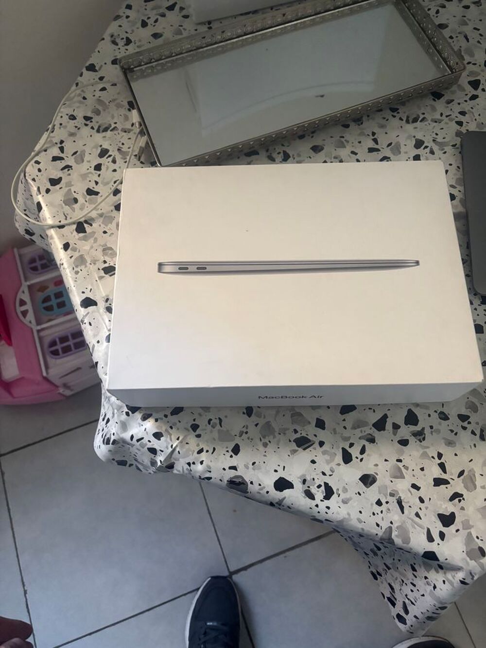 2020 . 13-inch MacBook Air with Apple M1 chip .8 GB .256 GB Matériel informatique