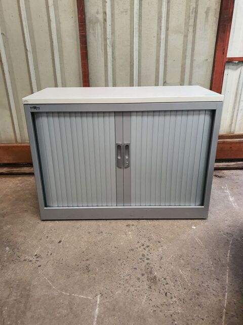 Meuble mtallique  rideaux 
85 Vire (14)
