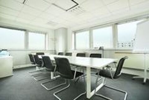   Accs tout inclus  des espaces de bureau professionnels pour 1 personne  Paris Roissy Airport HQ  