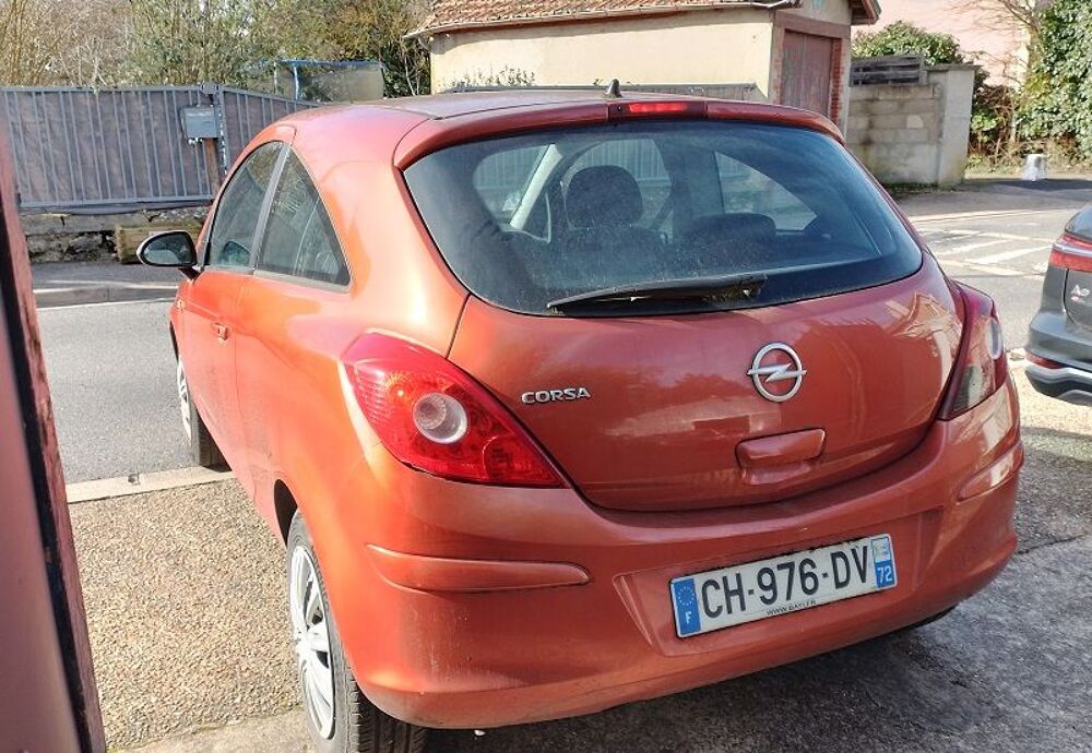 Corsa 1.2 - 85 ch Twinport Color Edition 2012 occasion 77250 Veneux-les-Sablons