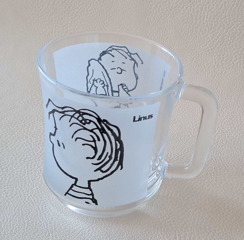 tasse mug snoopy linus en verre transparent et et opacifi&eacute; 
